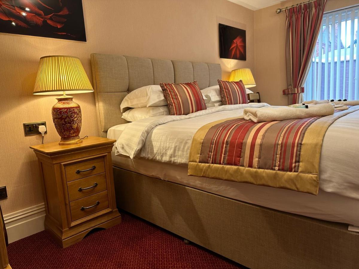 Chester House Guest House Bagian luar foto A bedroom at the hotel