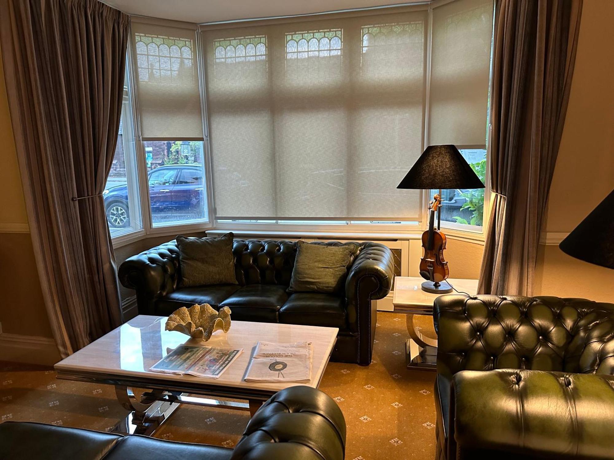 Chester House Guest House Bagian luar foto The interior of the hotel