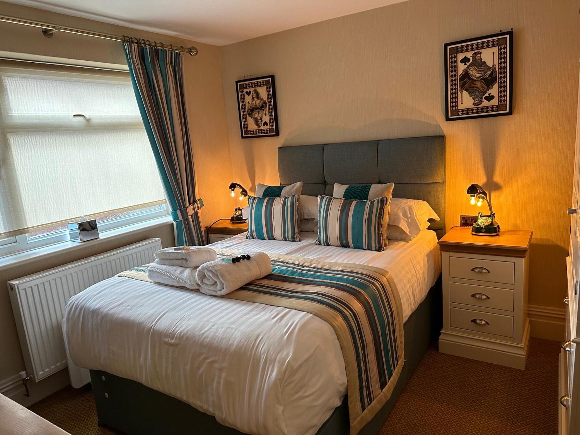 Chester House Guest House Bagian luar foto A bedroom at the hotel