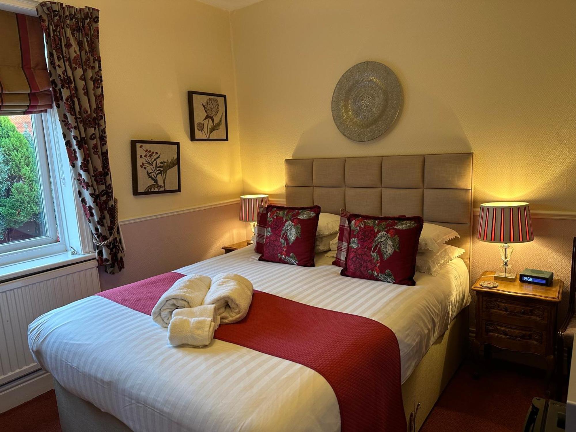 Chester House Guest House Bagian luar foto A bedroom at the hotel