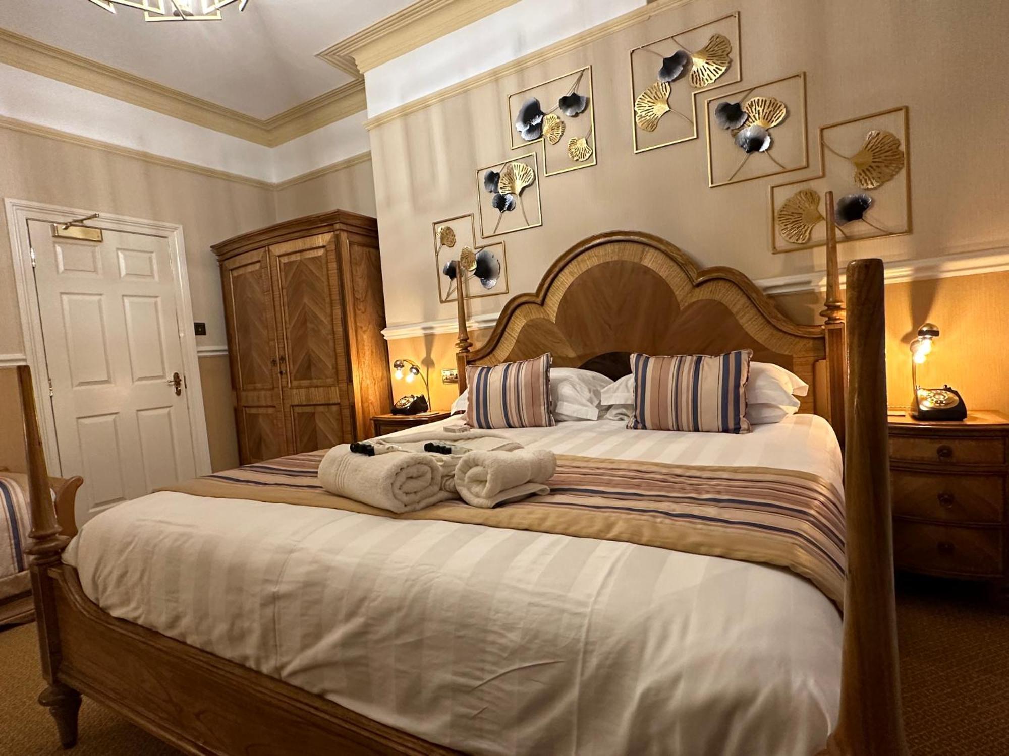 Chester House Guest House Bagian luar foto The Old Vicarage Hotel